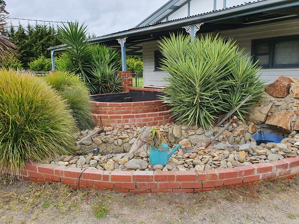 Landscaping Service img-landscape-garden